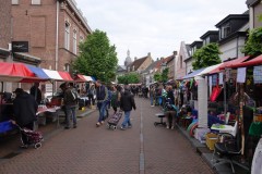 Vrijmarkt-05-05-2024-Foto-Ron-Schouwenaar-20