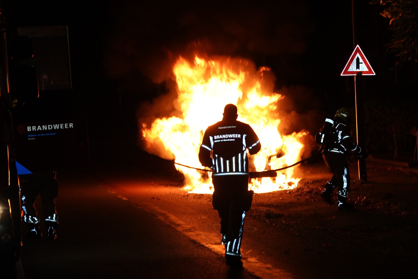 •	Autobrand Princenhage, Ambachtenlaan, Brandweer