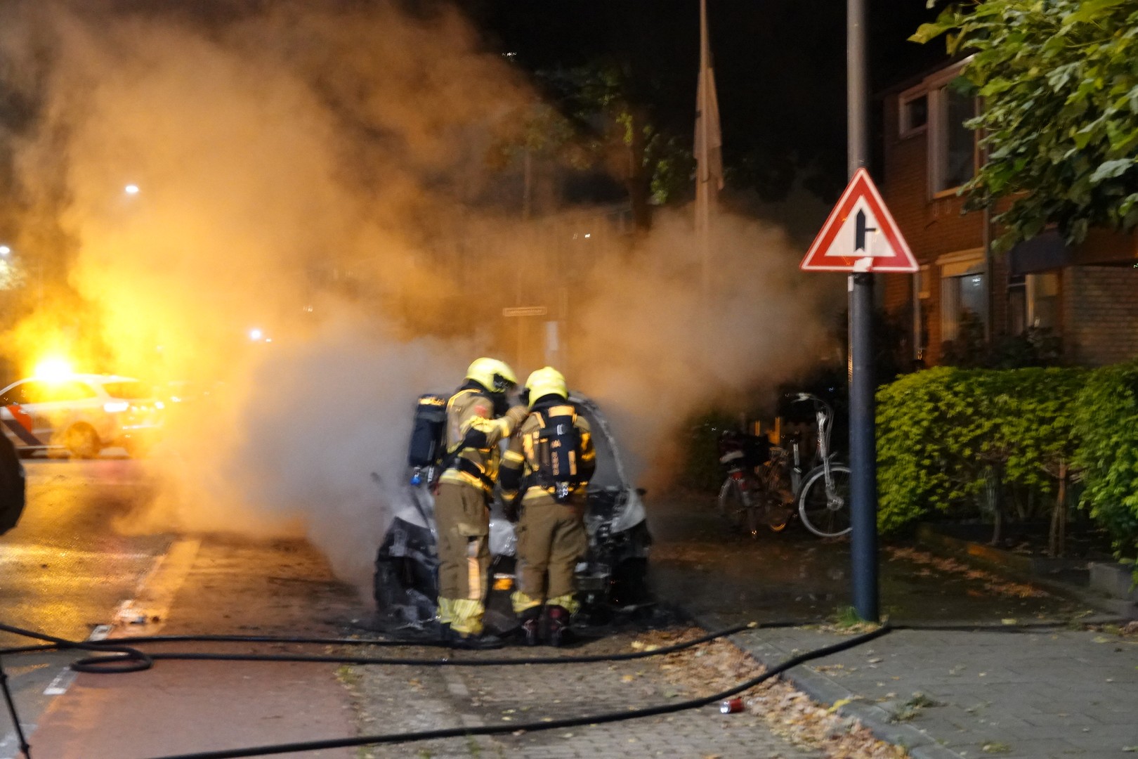 • Autobrand Princenhage, Ambachtenlaan, Brandweer