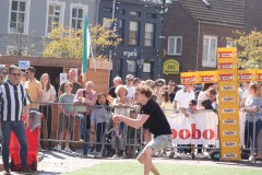 Eierwerpen-18-04-2022-Foto-Ron-Schouwenaar-98