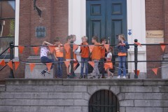 Koningsdag-2022-27-04-2022-Koninklijke-maaltijd-poffertjes-eten-Foto-Corne-Wijnings-17