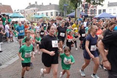 Familieloop-De-10-van-t-Aogje-17-09-2023-Foto-Corne-Wijnigs-25