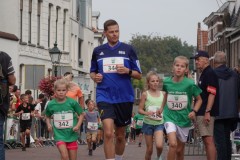 Familieloop-De-10-van-t-Aogje-17-09-2023-Foto-Corne-Wijnigs-53