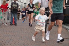 Familieloop-De-10-van-t-Aogje-17-09-2023-Foto-Corne-Wijnigs-91
