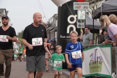Familieloop-De-10-van-t-Aogje-17-09-2023-Foto-Corne-Wijnigs-94