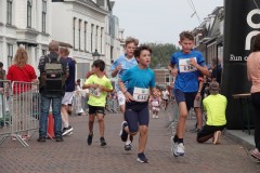 Familieloop-De-10-van-t-Aogje-17-09-2023-Foto-Corne-Wijnigs-98