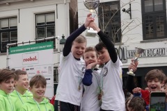 Eierwerpen-Kinderen-01-04-2024-Foto-Ron-Schouwenaar-26