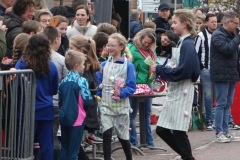 Eierwerpen-Kinderen-01-04-2024-Foto-Ron-Schouwenaar-33
