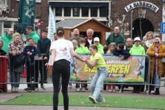 Eierwerpen-Kinderen-01-04-2024-Foto-Ron-Schouwenaar-41