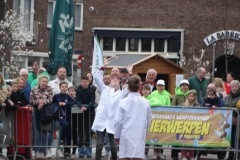 Eierwerpen-Kinderen-01-04-2024-Foto-Ron-Schouwenaar-46