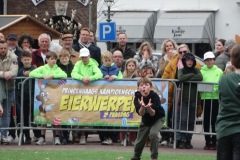 Eierwerpen-Kinderen-01-04-2024-Foto-Ron-Schouwenaar-55