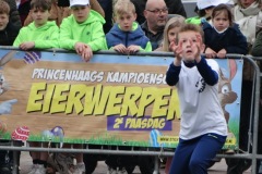 Eierwerpen-Kinderen-01-04-2024-Foto-Ron-Schouwenaar-59