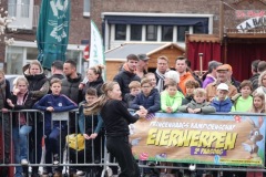 Eierwerpen-Kinderen-01-04-2024-Foto-Ron-Schouwenaar-6