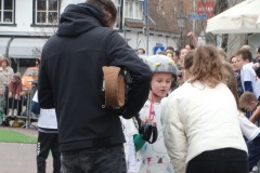 Eierwerpen-Kinderen-01-04-2024-Foto-Ron-Schouwenaar-63