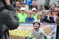 Eierwerpen-Kinderen-01-04-2024-Foto-Ron-Schouwenaar-65