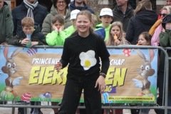 Eierwerpen-Kinderen-01-04-2024-Foto-Ron-Schouwenaar-66