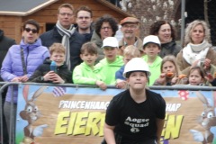 Eierwerpen-Kinderen-01-04-2024-Foto-Ron-Schouwenaar-72
