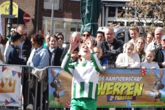 Eierwerpen-jeugd-06-04-2026-Foto-Ron-Schouwenaar-48-Groot
