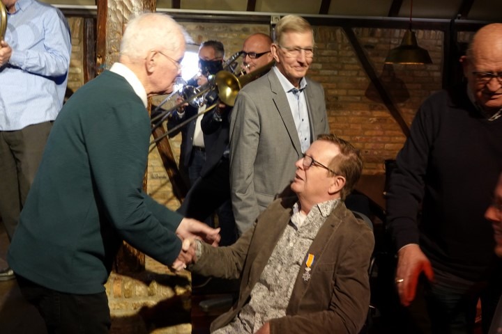 Ronald Huismans, Lintje Princenhage, Orde van Oranje-Nassau, De Koe, Boaz Adank, Aogse Bluf, Koninklijke onderscheiding