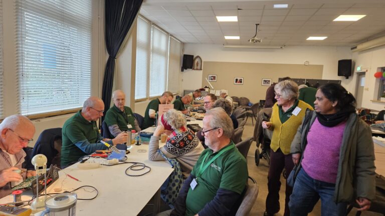 Repair Café Princenhage, Repair Café, De Dobbelsteen, Henk Oomen