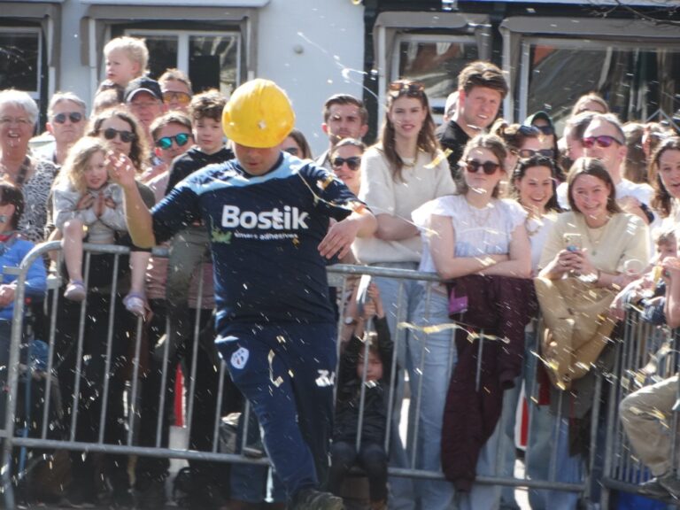 14e Eierwerpen in Princenhage: Gezelligheid troef