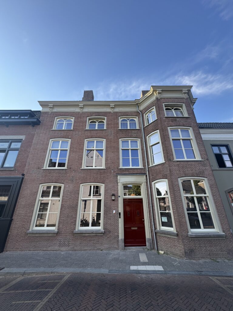 Haagsemarkt 11, Schoutshuis, Pels Rijcken, Historie Princenhage, Dennis Nouwens, Monumentaal wonen