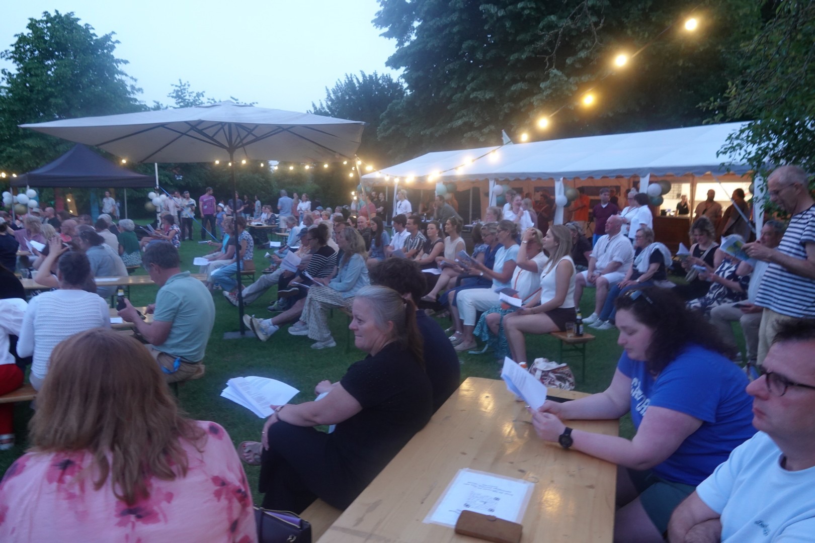 Leve(n) Lang Muziek, Dorpswei, Harmonie Cecilia, Princenhage, Jump the Dance Factory, Muziekfestival, Sing-A-Long