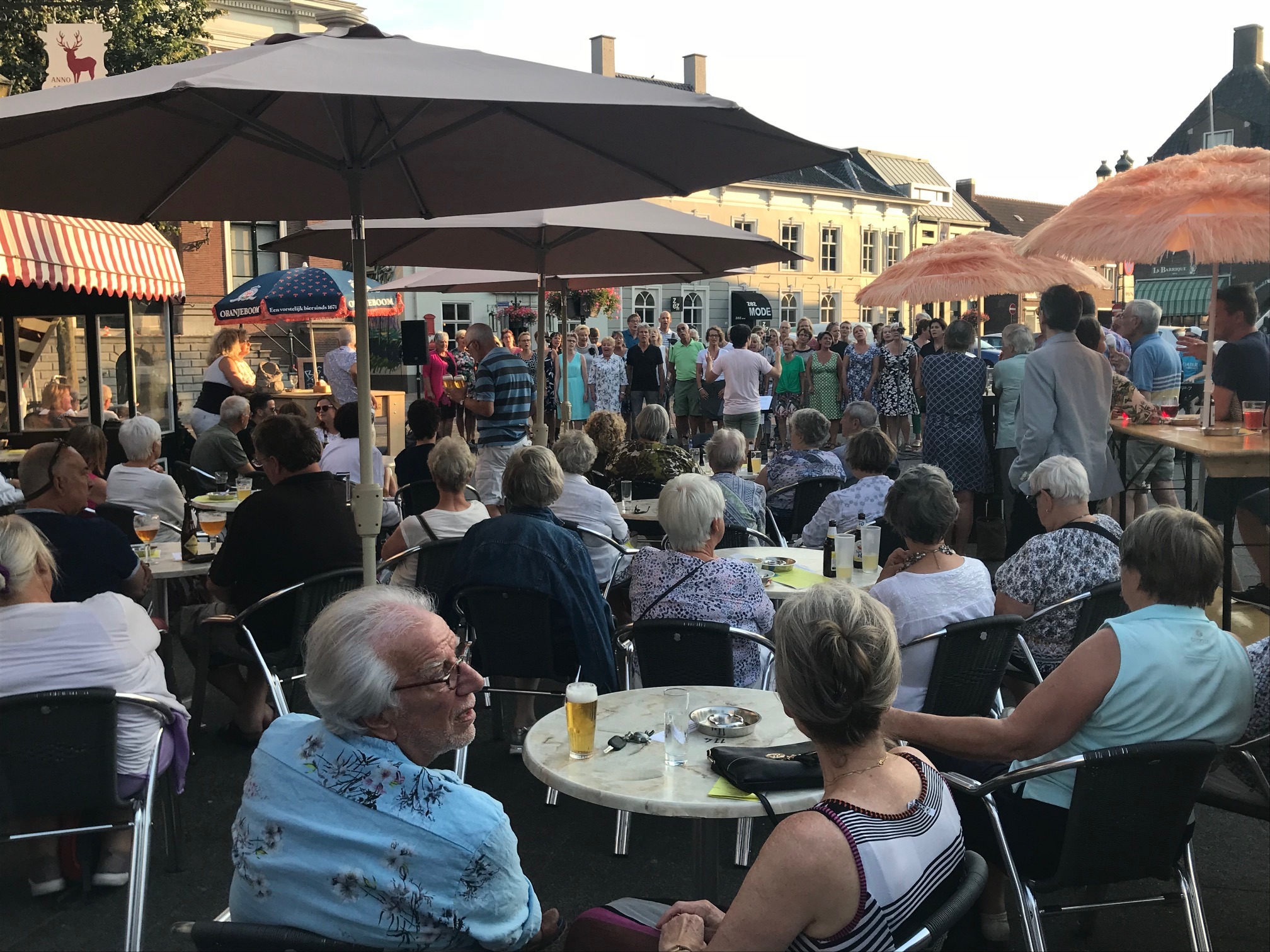 Stoepconcert van Popkoor BSUR – dinsdag 7 juli Popkoor BSUR, Stoepconcert Princenhage, Haagsemarkt, Muziek Princenhage, BSUR